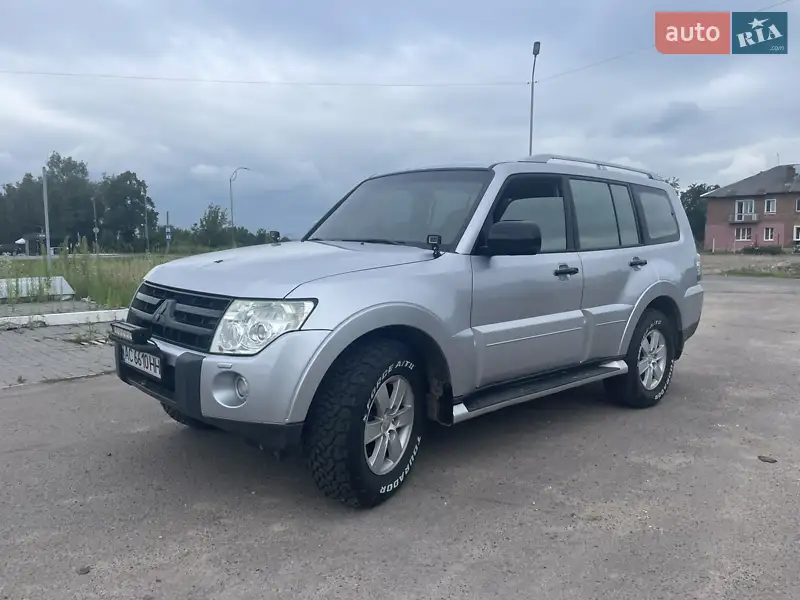 Mitsubishi Pajero 2008