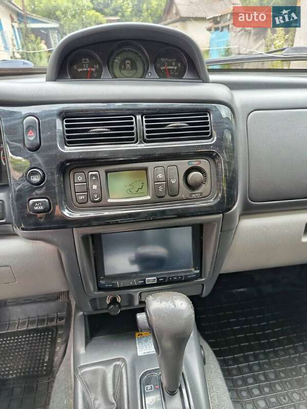 Внедорожник / Кроссовер Mitsubishi Pajero 2006 в Коропе