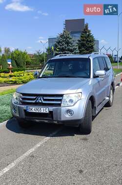 Позашляховик / Кросовер Mitsubishi Pajero 2007 в Дніпрі
