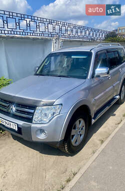 Позашляховик / Кросовер Mitsubishi Pajero 2008 в Києві