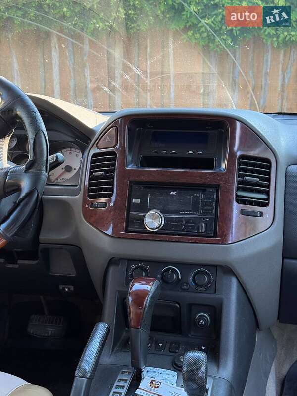 Внедорожник / Кроссовер Mitsubishi Pajero 2006 в Ивано-Франковске