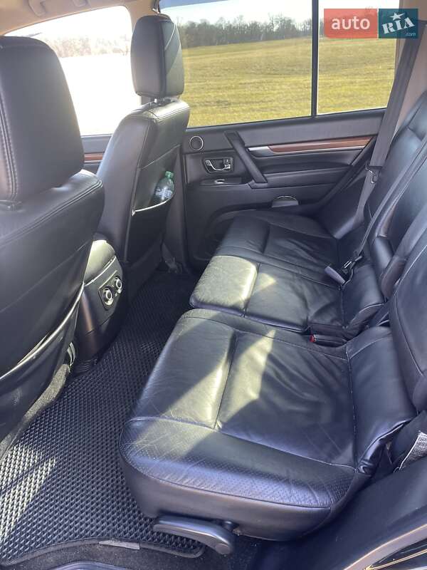 Внедорожник / Кроссовер Mitsubishi Pajero 2007 в Одессе