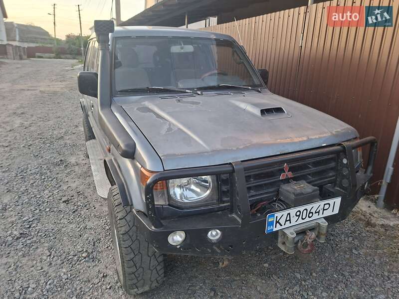 Внедорожник / Кроссовер Mitsubishi Pajero 1996 в 