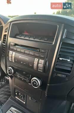 Внедорожник / Кроссовер Mitsubishi Pajero 2007 в 