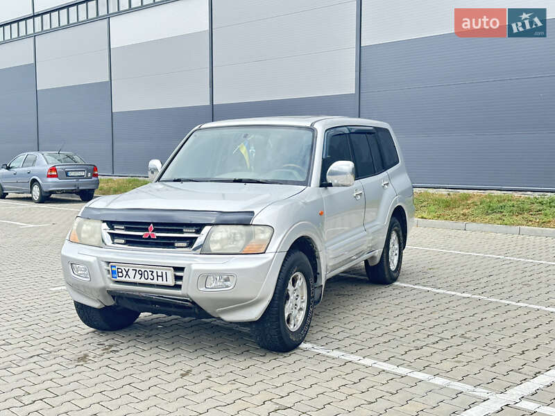 Mitsubishi Pajero 2001