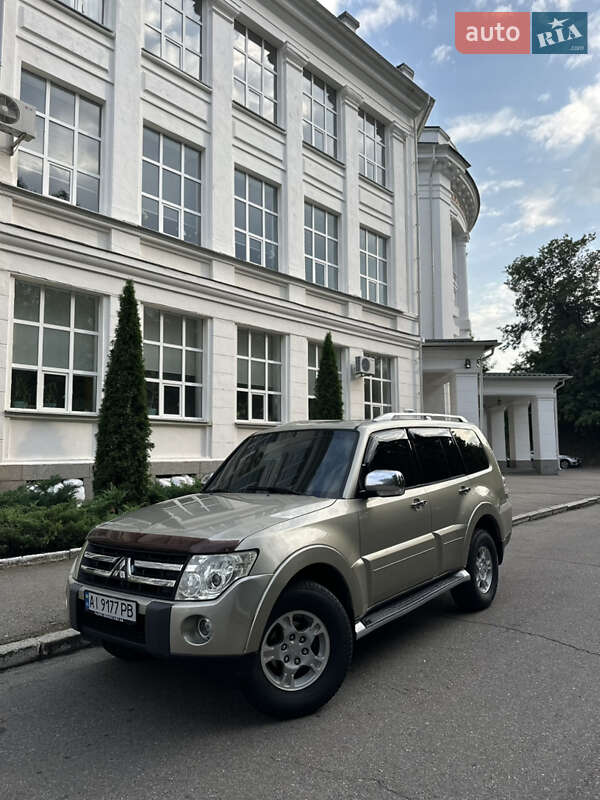 Mitsubishi Pajero 2007