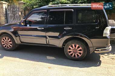 Внедорожник / Кроссовер Mitsubishi Pajero 2008 в 