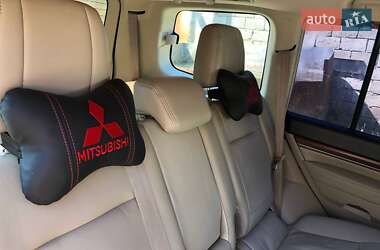 Внедорожник / Кроссовер Mitsubishi Pajero 2008 в 