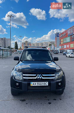 Внедорожник / Кроссовер Mitsubishi Pajero 2008 в 