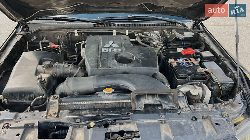 Внедорожник / Кроссовер Mitsubishi Pajero 2008 в Харькове