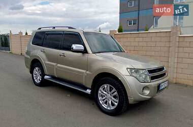 Позашляховик / Кросовер Mitsubishi Pajero 2013 в Чорноморську