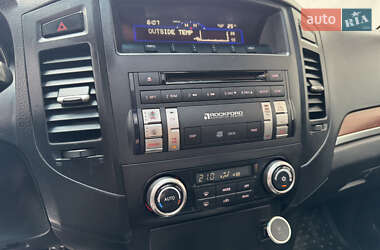 Внедорожник / Кроссовер Mitsubishi Pajero 2007 в 