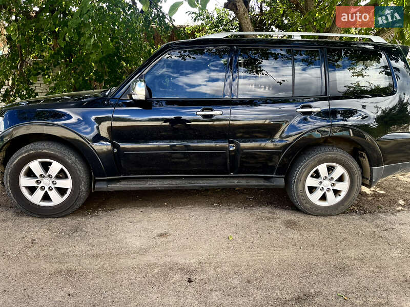 Внедорожник / Кроссовер Mitsubishi Pajero 2008 в Николаеве