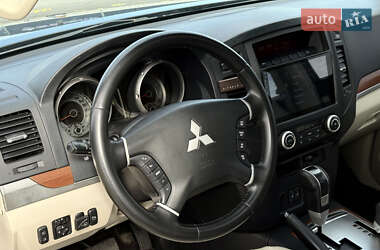 Внедорожник / Кроссовер Mitsubishi Pajero 2008 в 