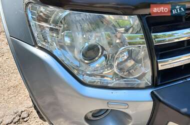 Внедорожник / Кроссовер Mitsubishi Pajero 2010 в 