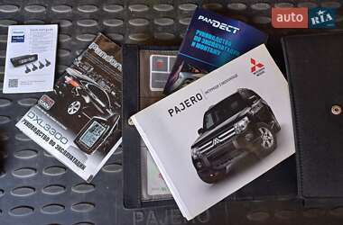 Внедорожник / Кроссовер Mitsubishi Pajero 2010 в 