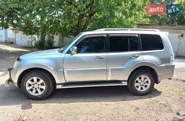 Внедорожник / Кроссовер Mitsubishi Pajero 2010 в 