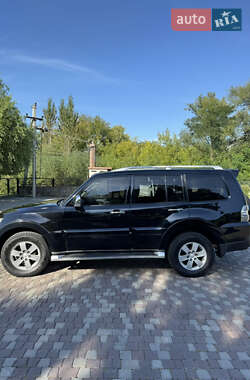 Внедорожник / Кроссовер Mitsubishi Pajero 2007 в 