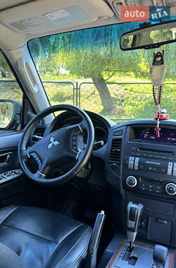 Внедорожник / Кроссовер Mitsubishi Pajero 2007 в 
