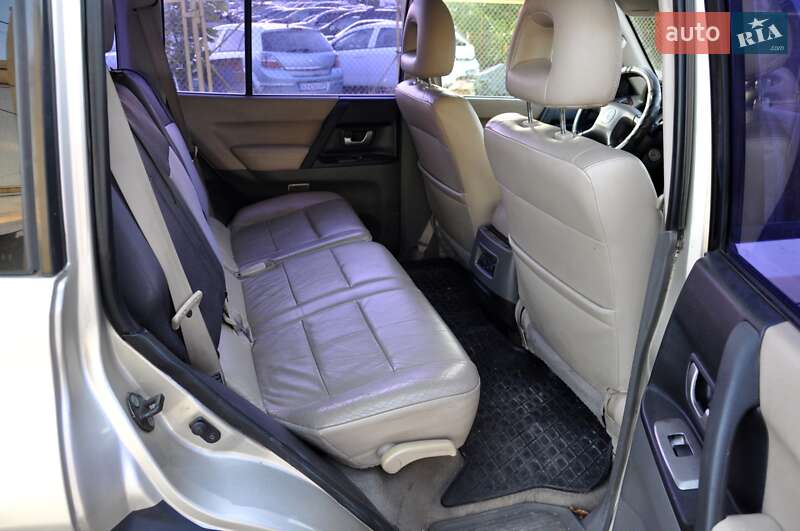 Внедорожник / Кроссовер Mitsubishi Pajero 2006 в Львове