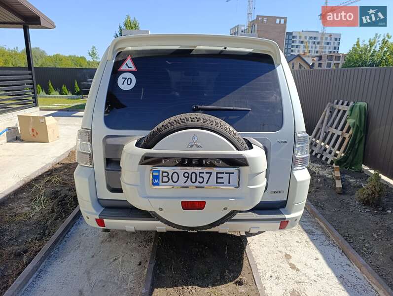 Внедорожник / Кроссовер Mitsubishi Pajero 2013 в Тернополе