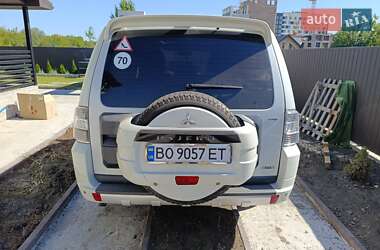 Внедорожник / Кроссовер Mitsubishi Pajero 2013 в 