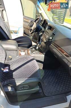 Внедорожник / Кроссовер Mitsubishi Pajero 2013 в 