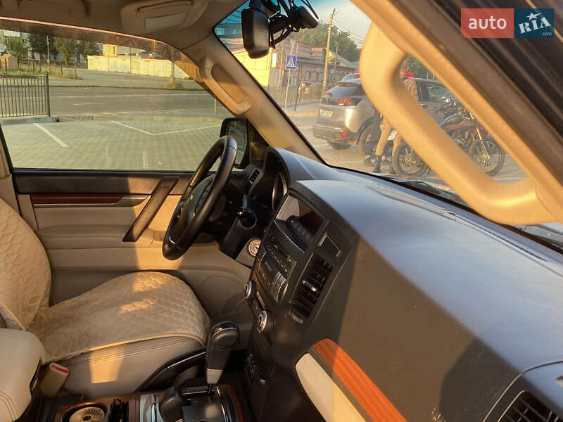 Позашляховик / Кросовер Mitsubishi Pajero 2007 в Калуші фото 69 Позашляховик / Кросовер Mitsubishi Pajero 2007 в Калуші
