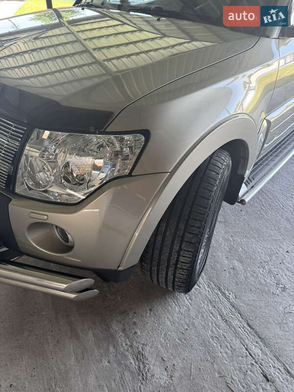 Позашляховик / Кросовер Mitsubishi Pajero 2008 в Чернігові фото 18 Позашляховик / Кросовер Mitsubishi Pajero 2008 в Чернігові