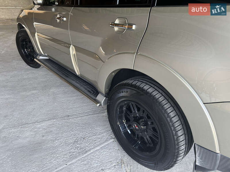 Позашляховик / Кросовер Mitsubishi Pajero 2008 в Чернігові фото 16 Позашляховик / Кросовер Mitsubishi Pajero 2008 в Чернігові