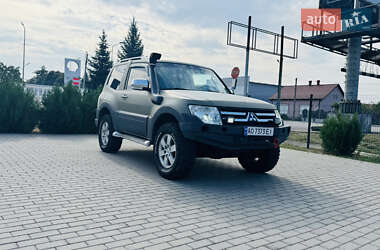 Внедорожник / Кроссовер Mitsubishi Pajero 2007 в 