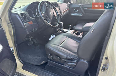Внедорожник / Кроссовер Mitsubishi Pajero 2007 в 