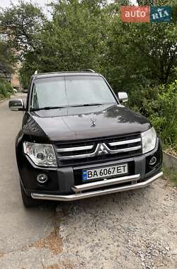 Внедорожник / Кроссовер Mitsubishi Pajero 2007 в Кропивницком
