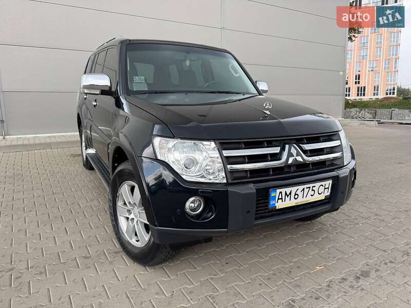 Внедорожник / Кроссовер Mitsubishi Pajero 2007 в Киеве