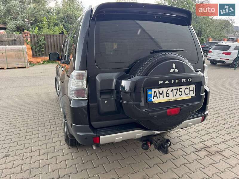 Внедорожник / Кроссовер Mitsubishi Pajero 2007 в Киеве