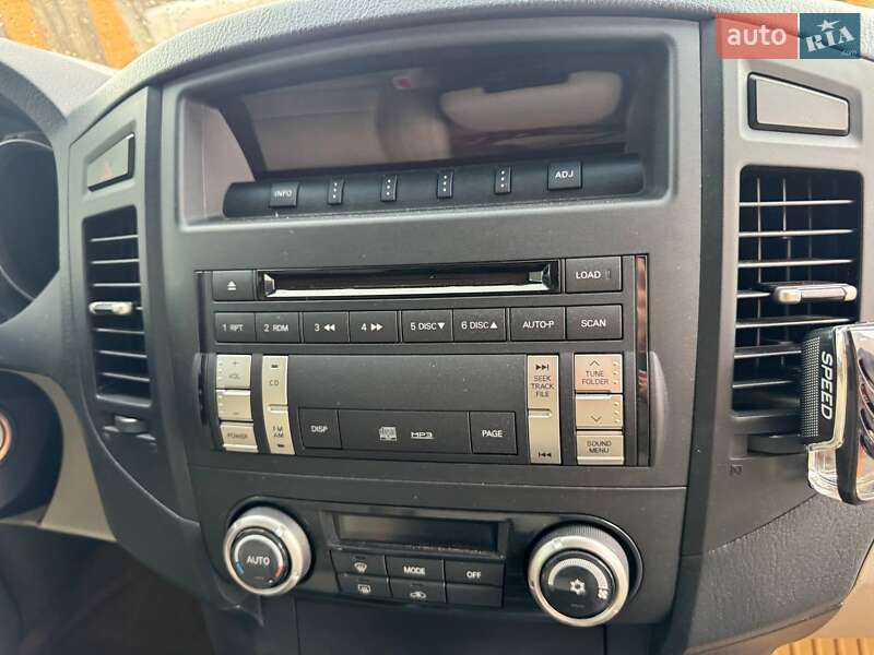 Внедорожник / Кроссовер Mitsubishi Pajero 2007 в Киеве