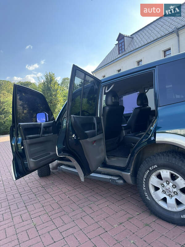 Внедорожник / Кроссовер Mitsubishi Pajero 2000 в Каневе