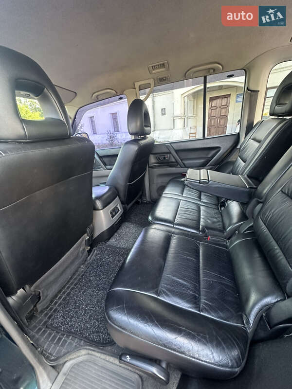 Внедорожник / Кроссовер Mitsubishi Pajero 2000 в Каневе