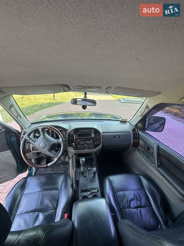 Внедорожник / Кроссовер Mitsubishi Pajero 2000 в Каневе