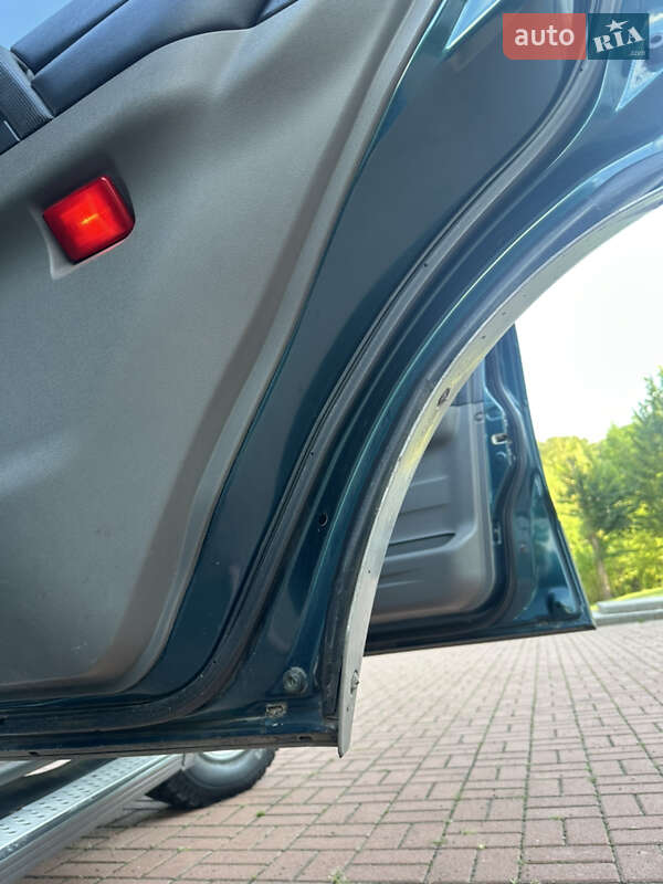 Внедорожник / Кроссовер Mitsubishi Pajero 2000 в Каневе