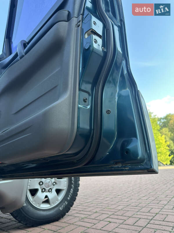 Внедорожник / Кроссовер Mitsubishi Pajero 2000 в Каневе