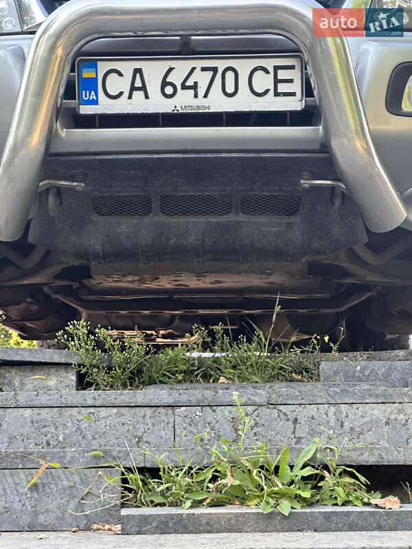 Внедорожник / Кроссовер Mitsubishi Pajero 2000 в Каневе