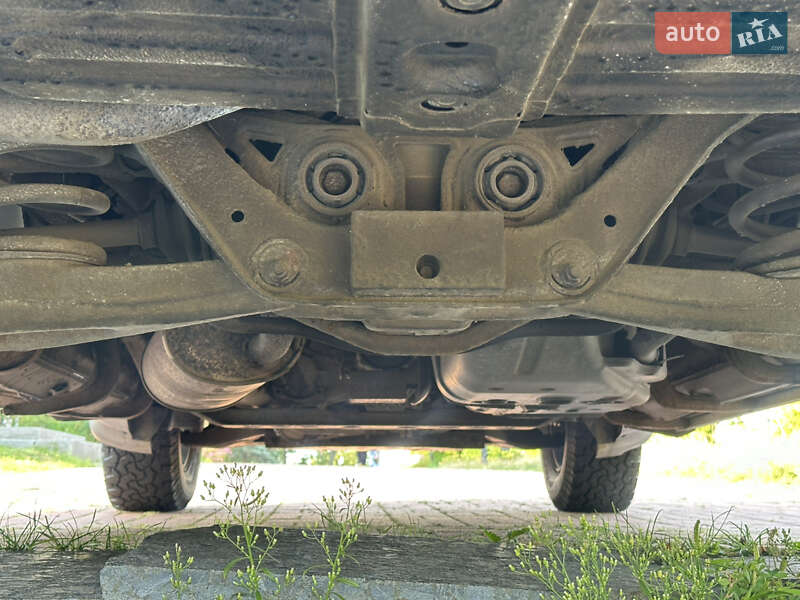 Внедорожник / Кроссовер Mitsubishi Pajero 2000 в Каневе