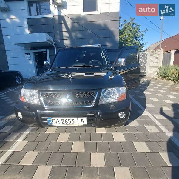 Внедорожник / Кроссовер Mitsubishi Pajero 2007 в 