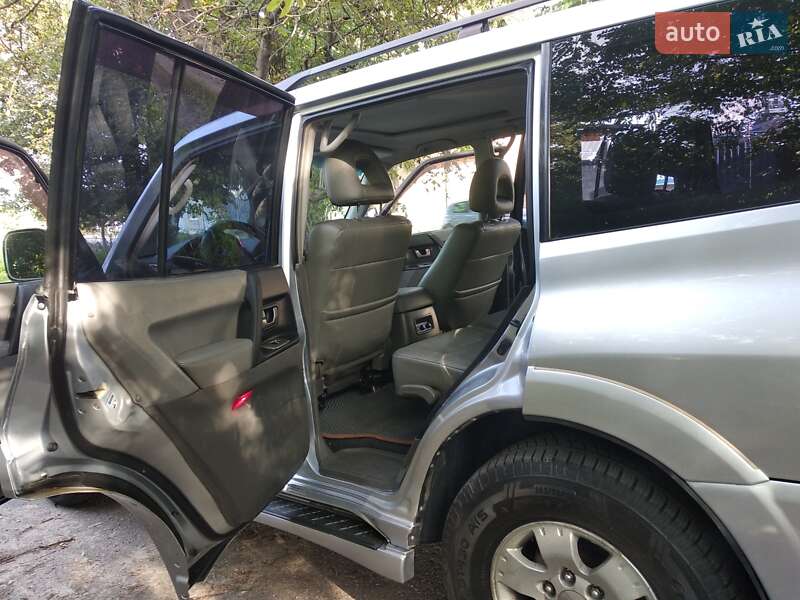 Внедорожник / Кроссовер Mitsubishi Pajero 2003 в Хмельницком