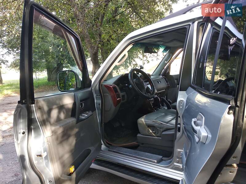 Внедорожник / Кроссовер Mitsubishi Pajero 2003 в Хмельницком