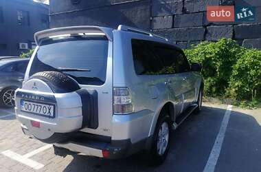 Позашляховик / Кросовер Mitsubishi Pajero 2008 в 