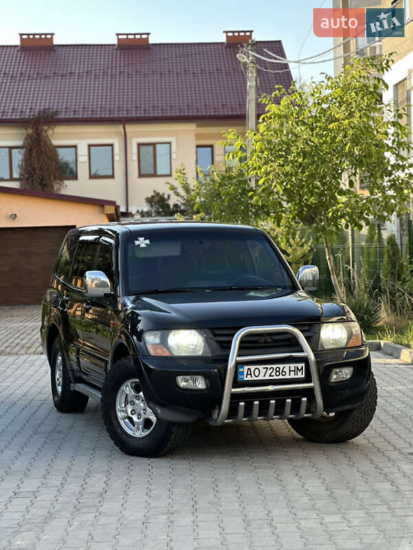 Mitsubishi Pajero 2001