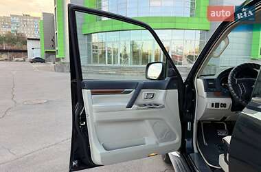 Внедорожник / Кроссовер Mitsubishi Pajero 2008 в 