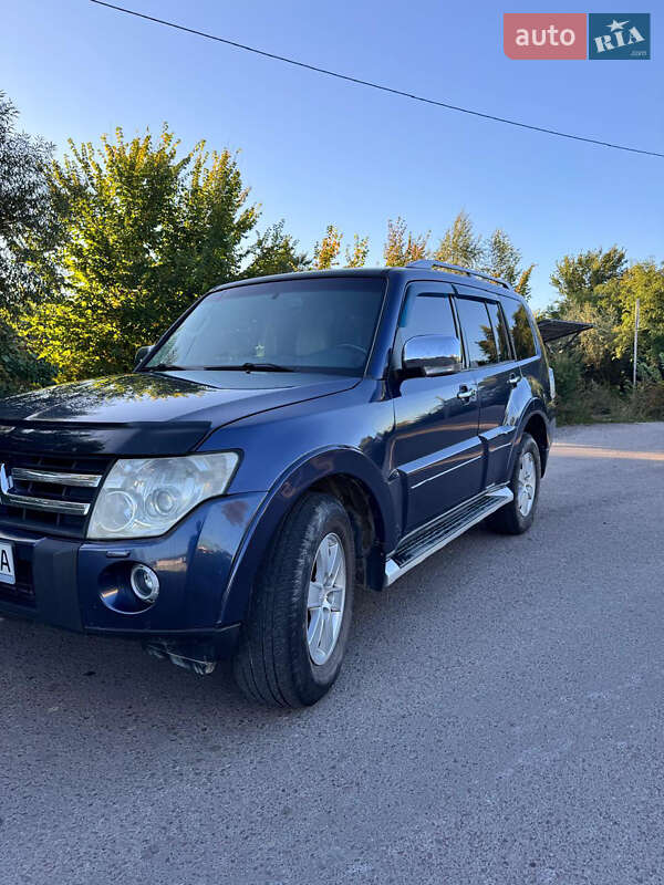 Внедорожник / Кроссовер Mitsubishi Pajero 2007 в Дрогобыче